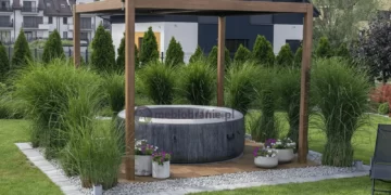 Wolnostojąca pergola tarasowa Lufel (3x3) w kolorze imitującym drewno (Woodlook) - dostępna na meblobranie.pl